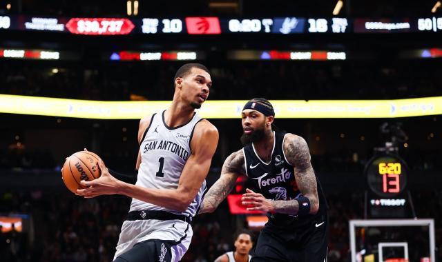 剑指西部第一!马刺豪取10连胜:文班封锁内线